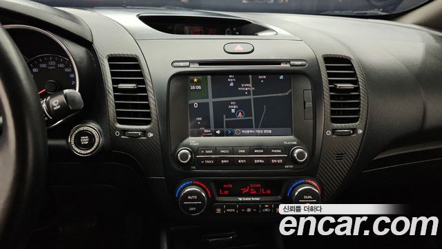 Kia K3 2015 — photo 22