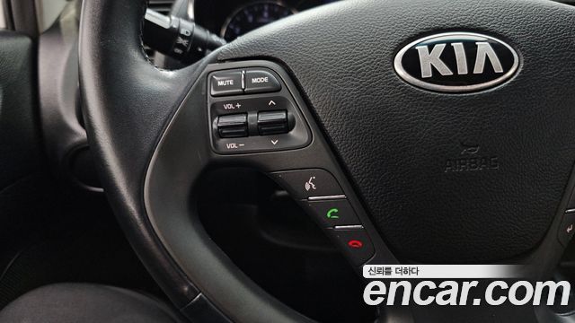 Kia K3 2015 — photo 25