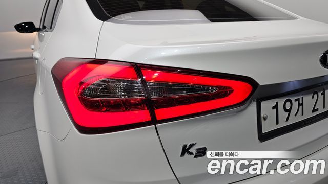 Kia K3 2015 — photo 9