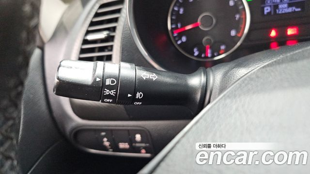 Kia K3 2015 — photo 27