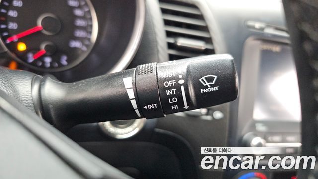 Kia K3 2015 — photo 28
