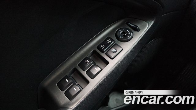 Kia K3 2015 — photo 29