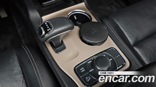 Jeep Cherokee 2015 — photo 9