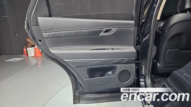 Genesis GV80 2020 — photo 15