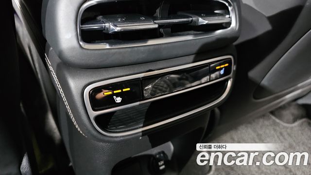 Genesis GV80 2020 — photo 28
