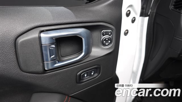 Jeep Wrangler 2026 — photo 30