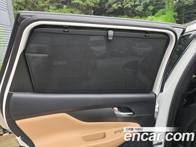 Hyundai Santafe 2023 — photo 18