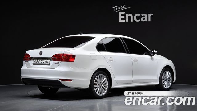 Volkswagen Jetta 2014 — photo 2