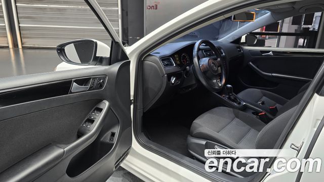 Volkswagen Jetta 2014 — photo 10