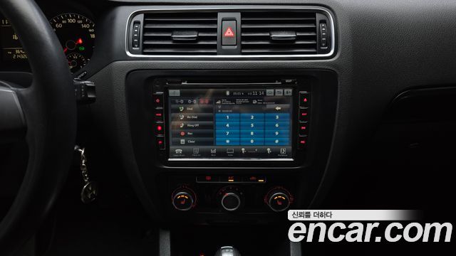 Volkswagen Jetta 2014 — photo 14
