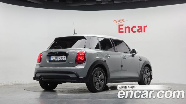 Mini Cooper 2023 — photo 2