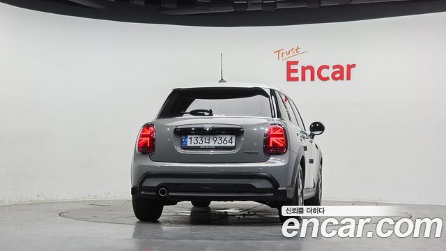 Mini Cooper 2023 — photo 4