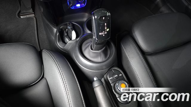 Mini Cooper 2023 — photo 12
