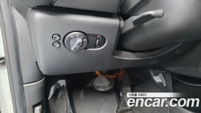Mini Cooper 2023 — photo 25