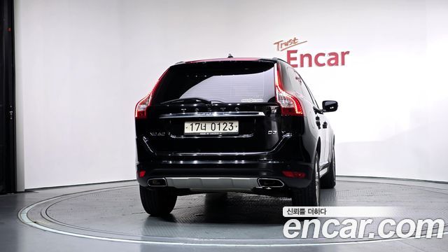 Volvo XC60 2017 — photo 4