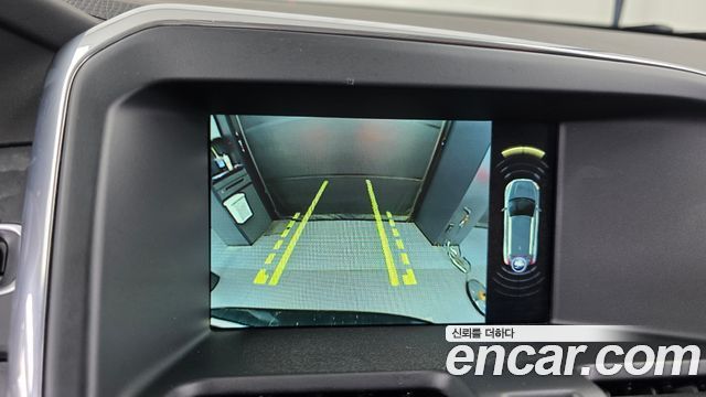 Volvo XC60 2017 — photo 15