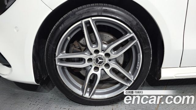 Mercedes-Benz CLA-Class 2018 — photo 5