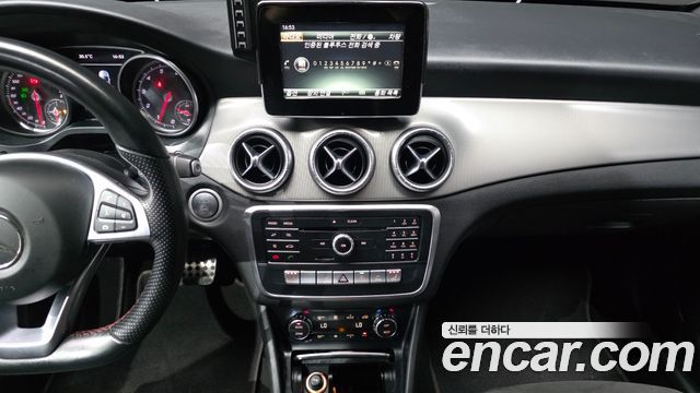Mercedes-Benz CLA-Class 2018 — photo 23