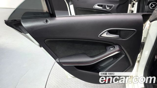 Mercedes-Benz CLA-Class 2018 — photo 15