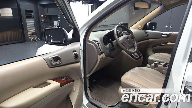Kia Canival 2009 — photo 10