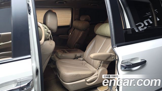 Kia Canival 2009 — photo 11