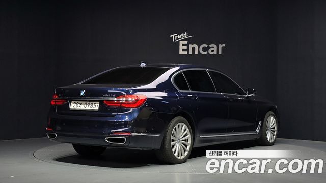 BMW 7-Series 2016 — photo 2