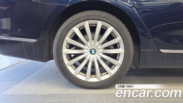 BMW 7-Series 2016 — photo 5