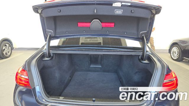BMW 7-Series 2016 — photo 20