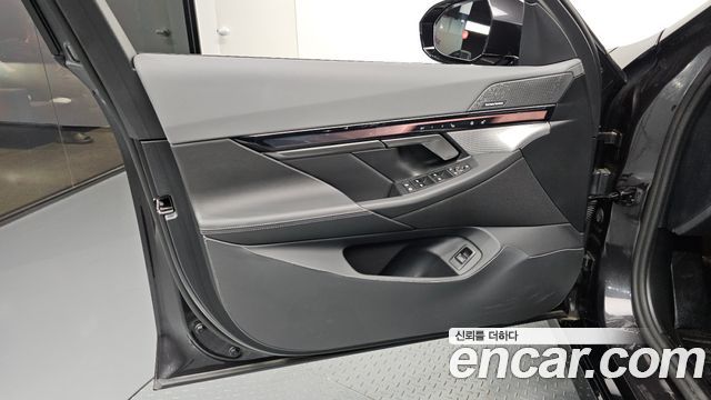 BMW 5-Series 2024 — photo 14