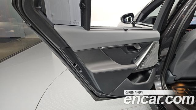 BMW 5-Series 2024 — photo 15