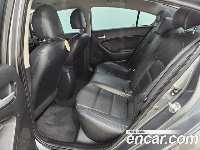 Kia K3 2017 — photo 14