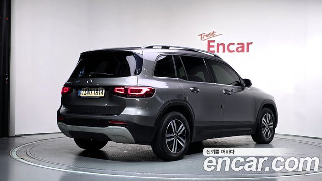 Mercedes-Benz GLB-Class 2021 — photo 2