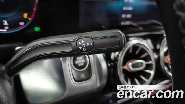 Mercedes-Benz GLB-Class 2021 — photo 9