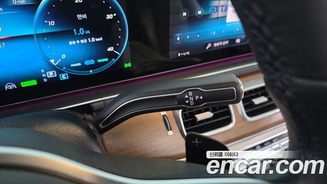 Mercedes-Benz GLE-Class 2021 — photo 12
