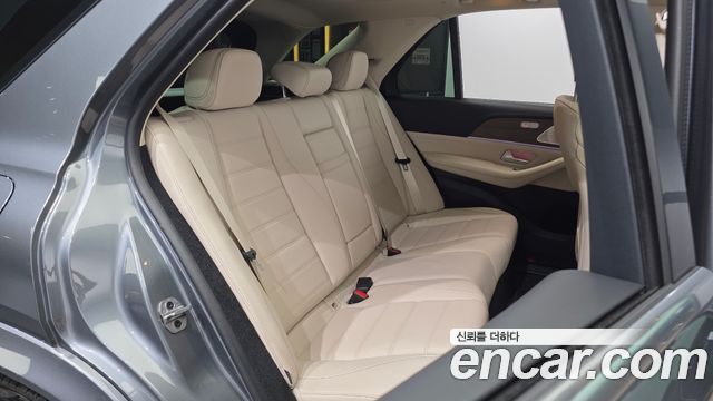 Mercedes-Benz GLE-Class 2021 — photo 18