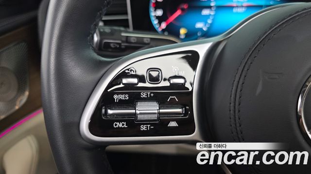 Mercedes-Benz GLE-Class 2021 — photo 24