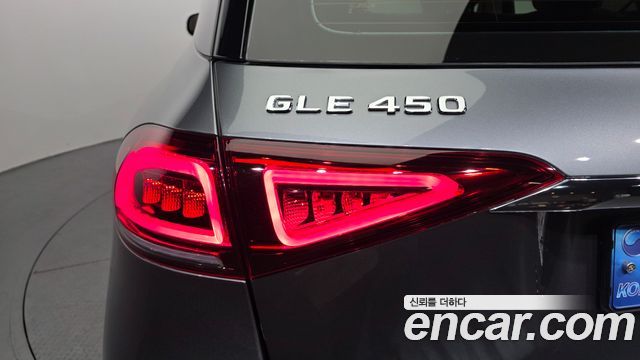 Mercedes-Benz GLE-Class 2021 — photo 9