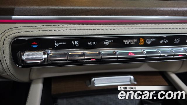 Mercedes-Benz GLE-Class 2021 — photo 32