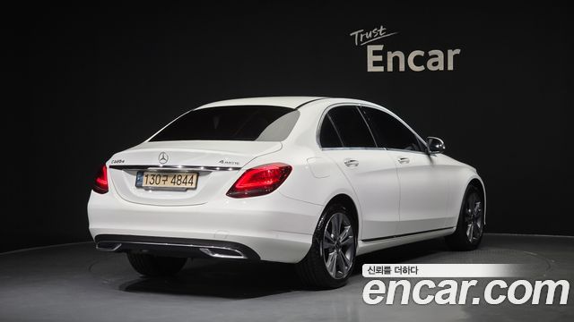 Mercedes-Benz C-Class 2020 — photo 2