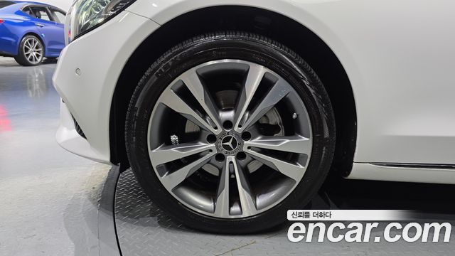 Mercedes-Benz C-Class 2020 — photo 5