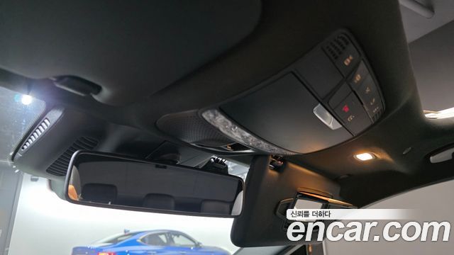 Mercedes-Benz C-Class 2020 — photo 30