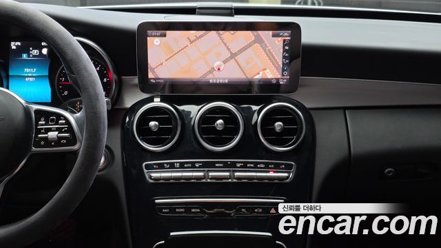 Mercedes-Benz C-Class 2020 — photo 32