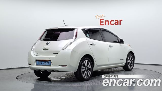 Nissan Leaf 2015 — photo 2