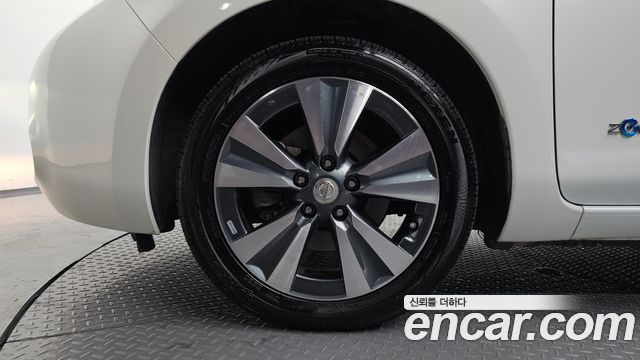 Nissan Leaf 2015 — photo 5