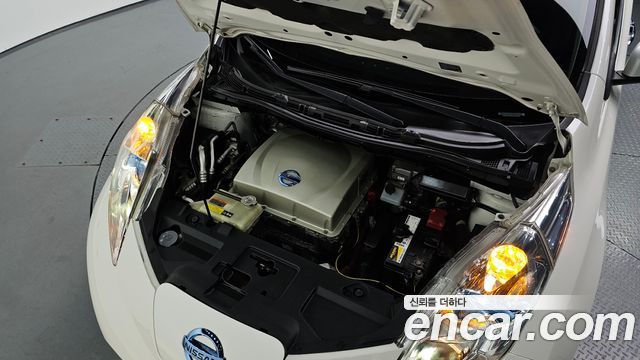 Nissan Leaf 2015 — photo 6