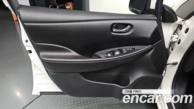 Nissan Leaf 2015 — photo 14