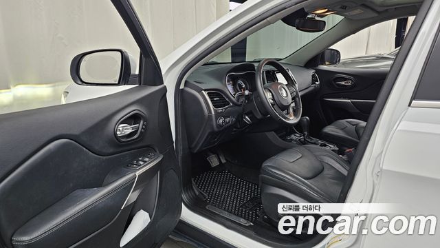 Jeep Cherokee 2021 — photo 13