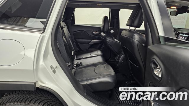 Jeep Cherokee 2021 — photo 18