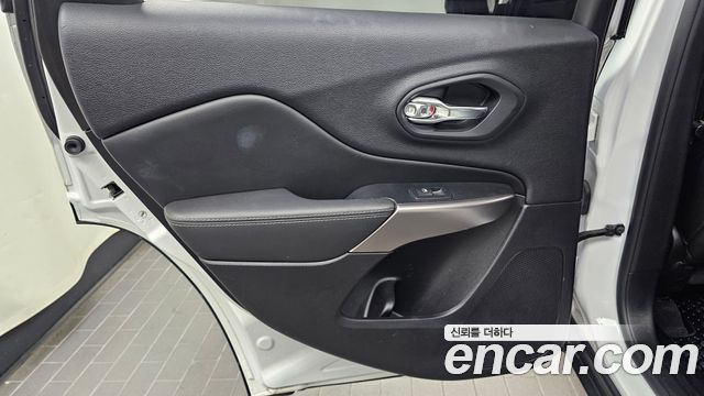 Jeep Cherokee 2021 — photo 15