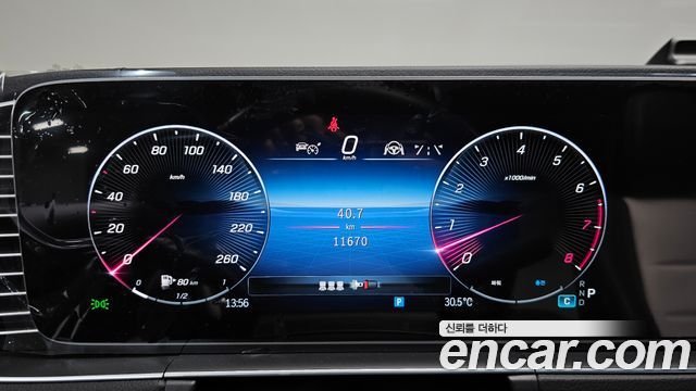 Mercedes-Benz GLE-Class 2025 — photo 11